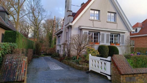 HIDDEN GEM Centre of BRUGES free PARKING